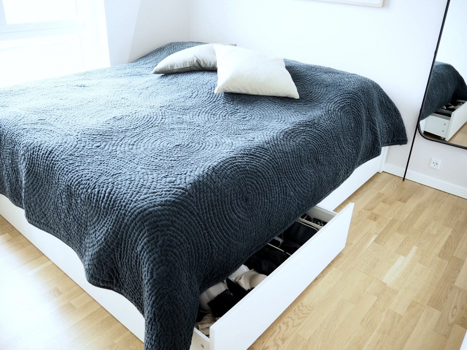 Manøvre At placere indbildskhed En pæn (og praktisk) DIY seng. Yes, det findes! – Danica Chloe